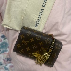 Authentic Louis Vuitton phone box BNWOt